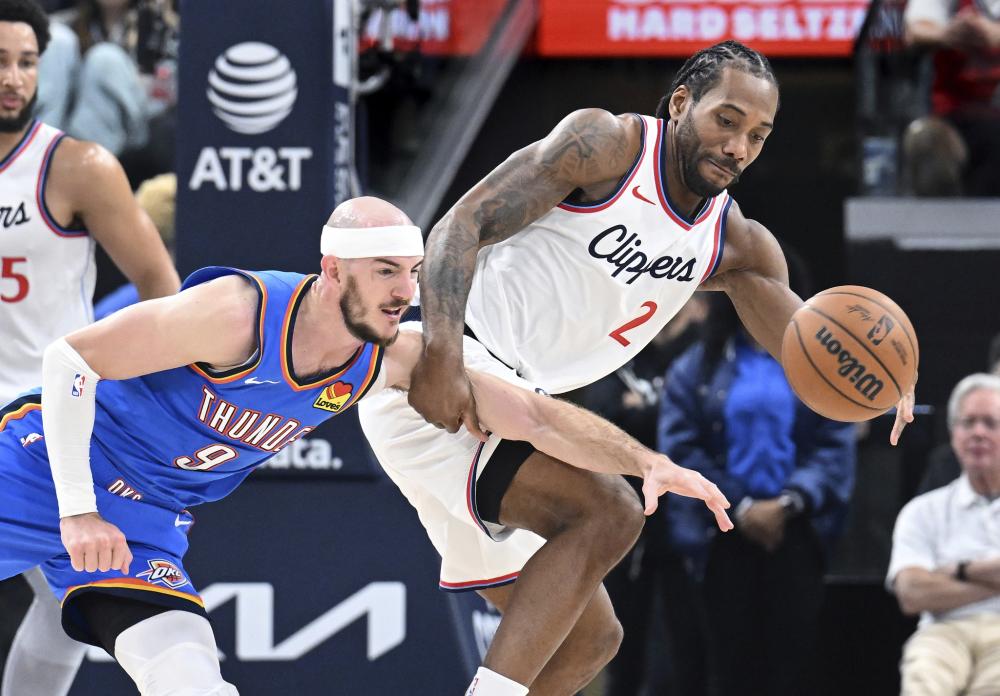 并在他离开 并在他离开